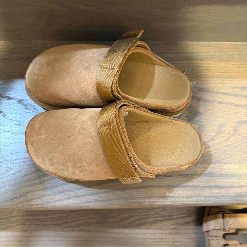 Womens (7) Uggs Tan Slip-On Shoes